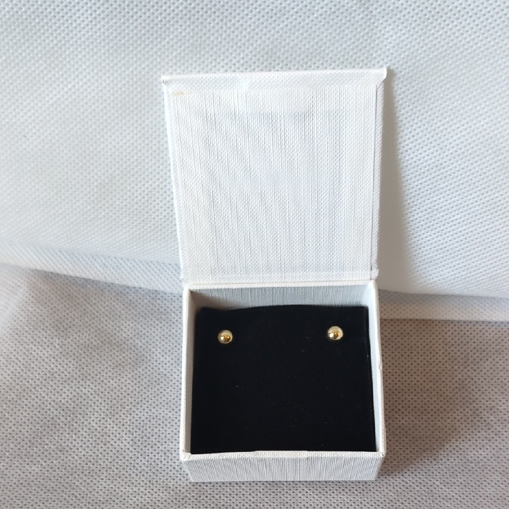 Elegant Gold Stud Earrings